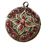 Crimson Amber Medallion +3 icon